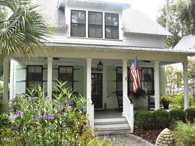 8 Hayek Street #B