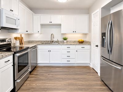 Property at 2717 Stonehaven Ct, Irving, TX