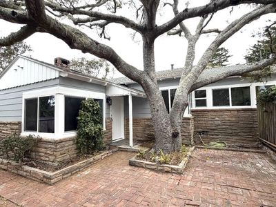 3111 Serra Ave