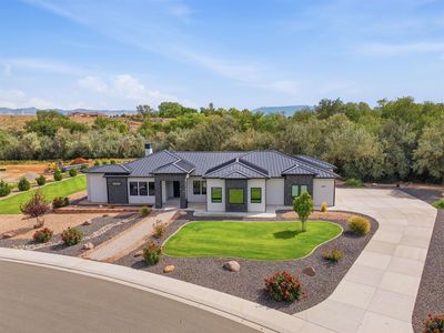 664 Ellen Dr