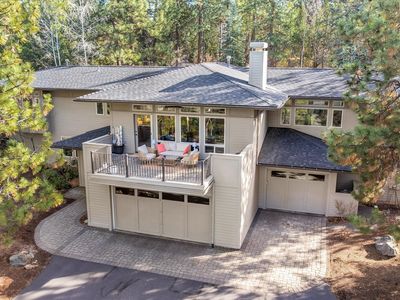 2589 NW Champion Cir