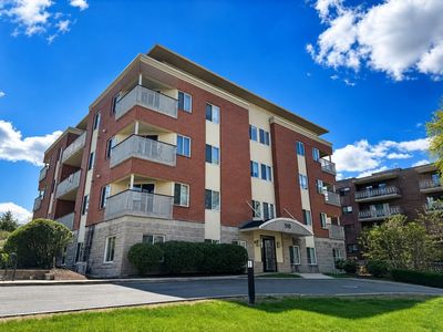 310 Hammond Pond Pkwy Unit 401