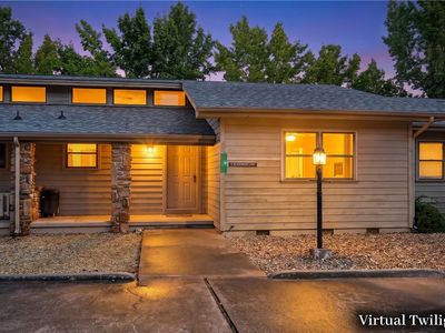 4 Wedgewood Ln