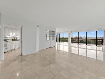 1900 Consulate Place #1004