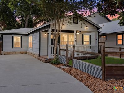 2018 Katy St