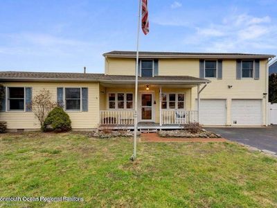 1633 Holbrook Street