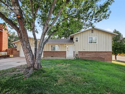 1065 Applewood Dr
