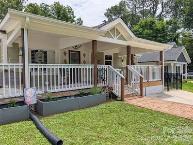 261 Broad Dr SW