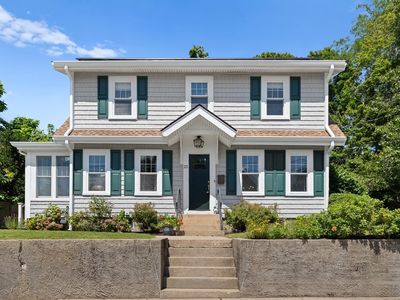 25 Bay View Ave