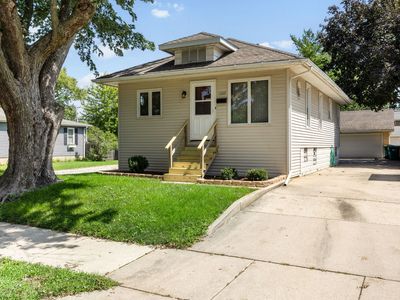 1322 N Prairie Ave
