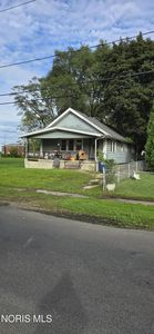 1202 Underwood Ave