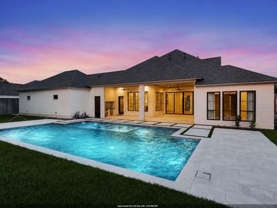 8228 Oakridge Dr