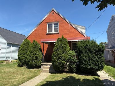 2438 Forest Ave