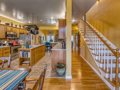 6122 Scenic Valley Dr