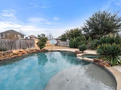 925 Sandy Hl