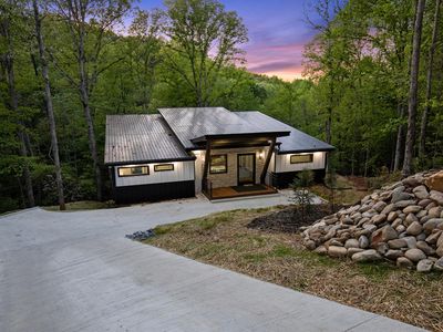 148 Brookwood Dr