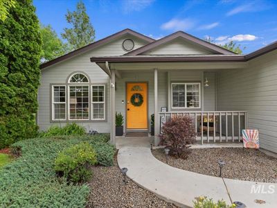 4210 E Carnation Ct