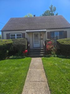 23 Riverdale Ave