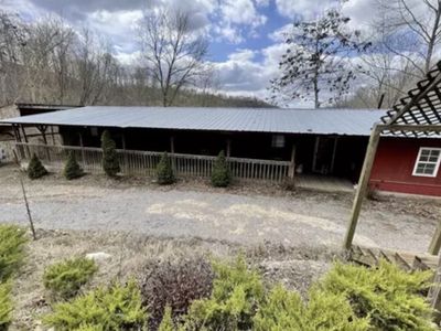 250 Possum Hollow Rd