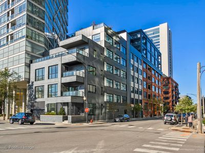 668 N Kingsbury St #206