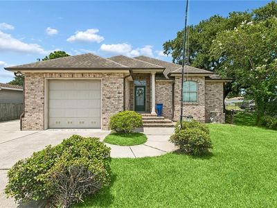 5216 Oak Dr