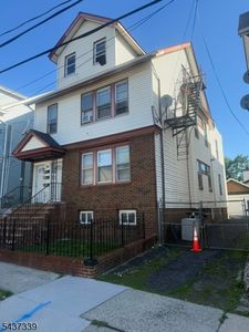 98 Delmar Pl