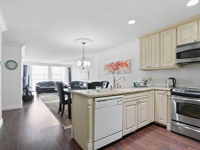 10751 Wilshire Blvd APT 906