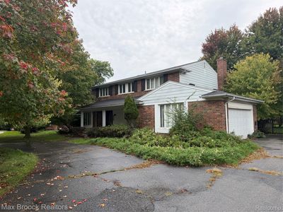 Property at 23162 Coventry Woods Ln, Southfield, MI