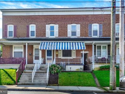 1582 W King St