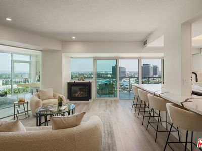 13600 Marina Pointe Dr UNIT 906