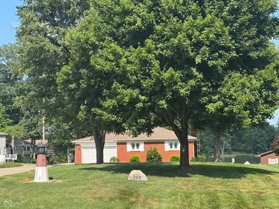 205 W Oneida Trl