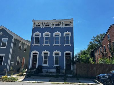 523 York St