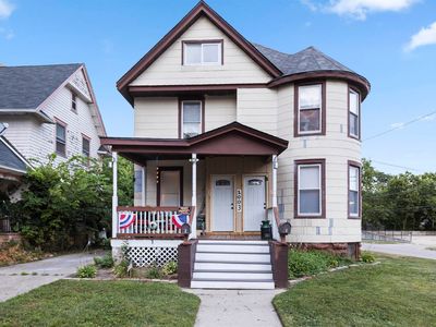 1003 Haskell Ave