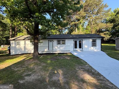 Property at 8591 Chestnut Ln, Lithia Springs, GA