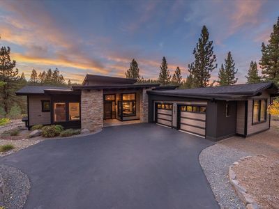 11102 Meek Ct