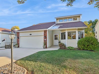 5832 Vista Dr