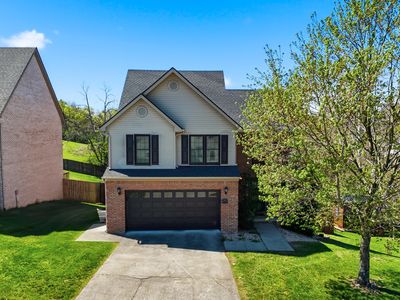 925 Medley Dr
