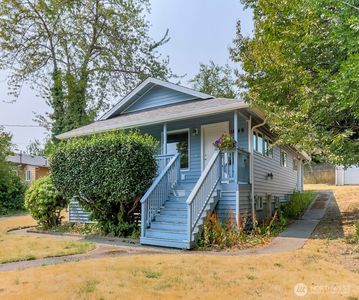 11049 18th Avenue SW