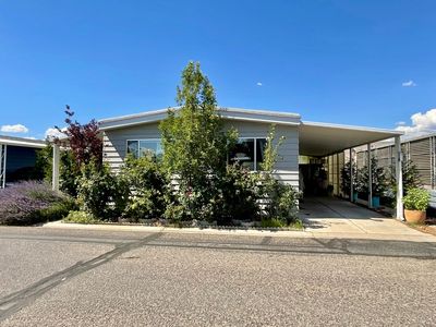221 Gold Hill Dr