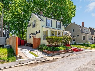 82 Rich St