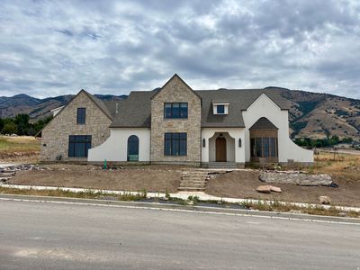 2890 N 1810 E