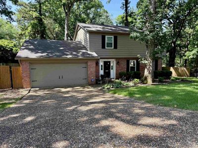 3 Coachlight Cir