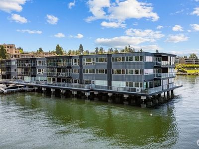 515 Lake Street S #205