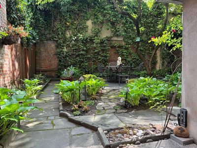 252 w 21 St #Garden