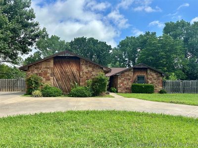 1004 Oak Dr