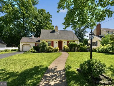 220 Hickory Ln