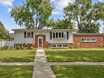 Property at 1120 S 12th Ave, Saint Charles, IL