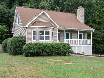 Property at 1113 Ridgecliff Dr, Rural Hall, NC