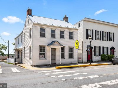 201 W Main St