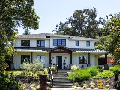 140 Twin Oaks Dr